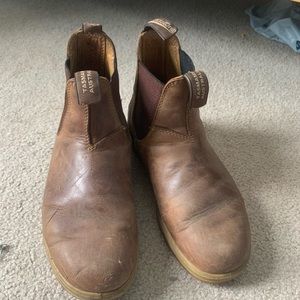 Brown blundstones